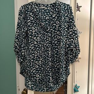 Lush teal/cream print blouse. S